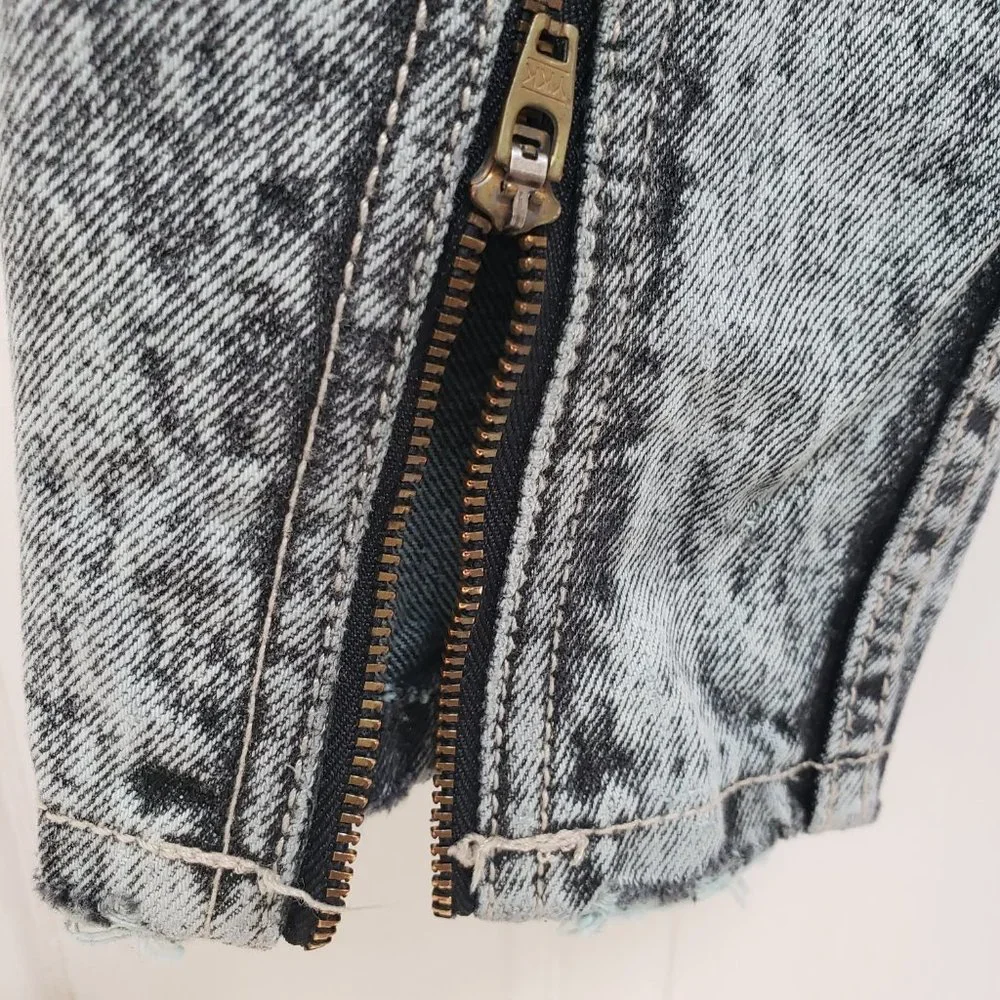 Sergio Valente Vintage 80s Acid Wash Mom Jeans Ankle Zip Tapered